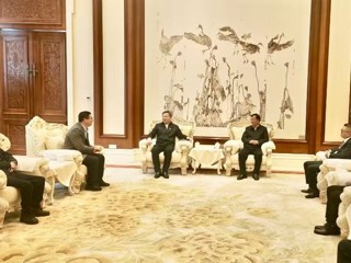 吕刚在南京会见招商引资重点企业