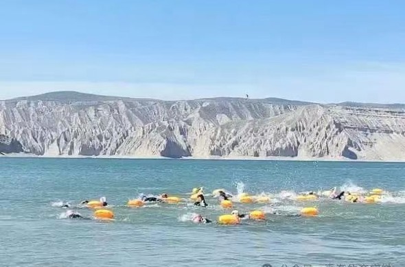 180名中外选手逐浪高原——第二届“环龙羊湖”马拉松游泳接力赛在龙羊峡开赛（附比赛成绩）