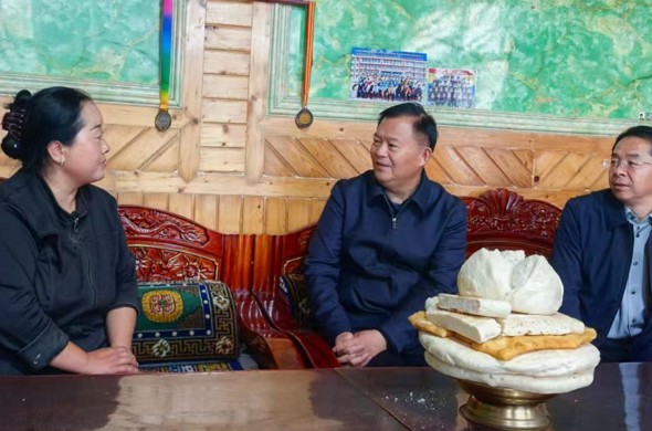 吕刚赴贵南县宣讲党的二十届四中全会精神 督导调研农牧业增产和农牧民增收工作