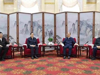 江苏省代表团来青考察