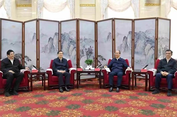 江苏省代表团来青考察