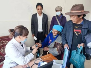 【铸牢共同体 中华一家亲】一朵扎根高原的茉莉花——记青海省民族团结进步先进个人、海南州人民医院院长乔莉