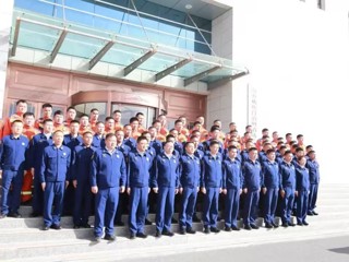 尕玛朋措看望慰问驻军部队官兵、消防救援指战员和公安干警