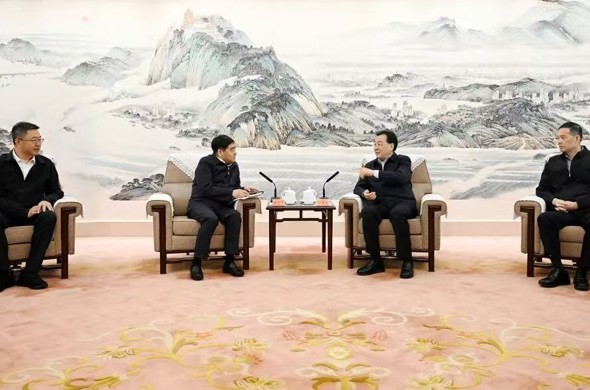 信长星刘小涛会见青海省海南州党政代表团