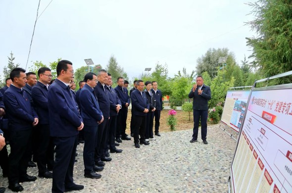 对标样板找差距  加压奋进促提升——海南州开展“十化”党建现场观摩并召开座谈会