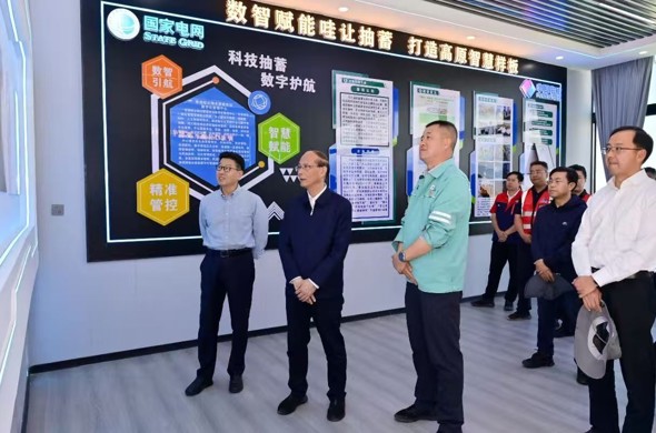 吴晓军：持续壮大区域特色优势产业 多措并举实现各族群众增收致富